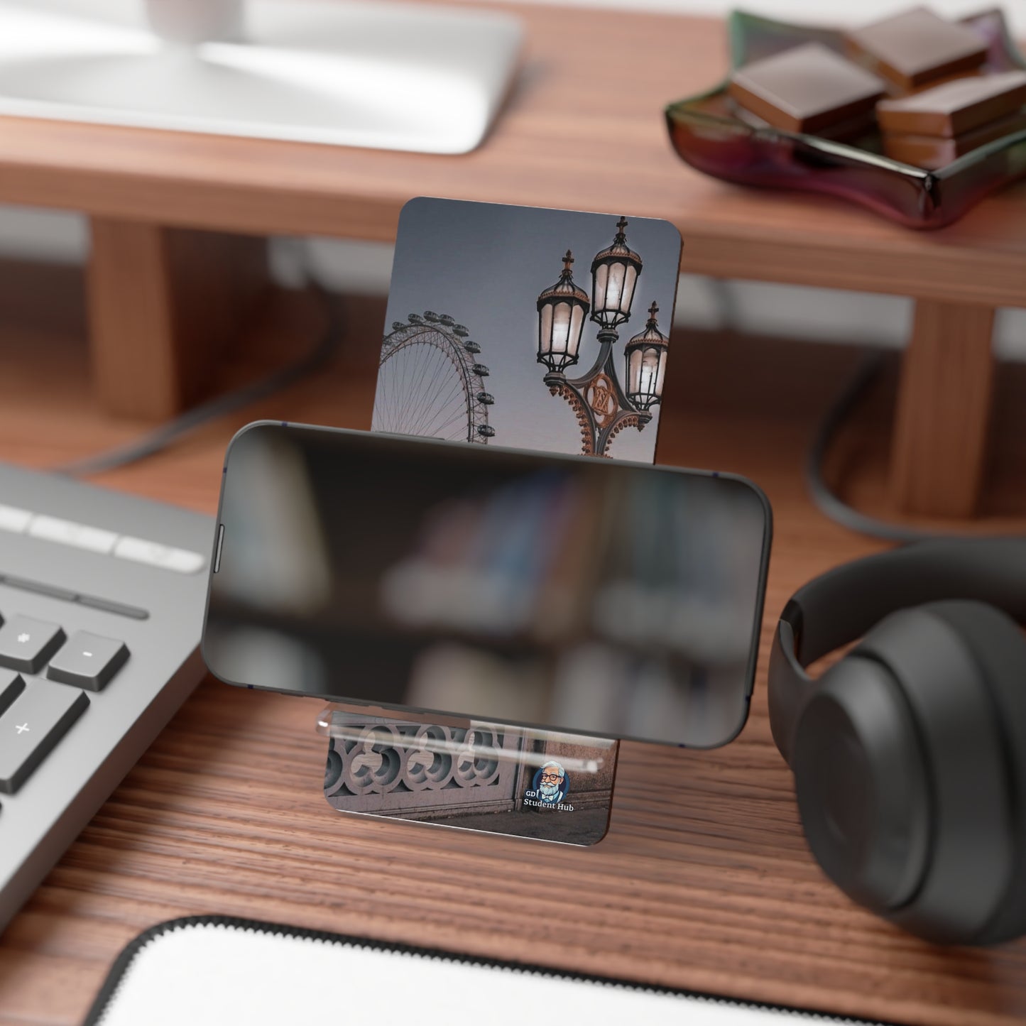 Sleek & Functional: Mobile Display Stand for Smartphones