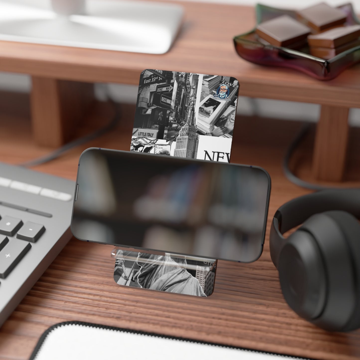 Sleek & Functional: Mobile Display Stand for Smartphones